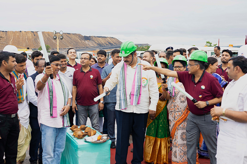 The 4000 Tons per Hour and 8MTPA capacity Coal handling plant at Manoharpur Coal Mines was inaugurated by Hon. Minister Shri Pratap Keshari Deb on 15th August
