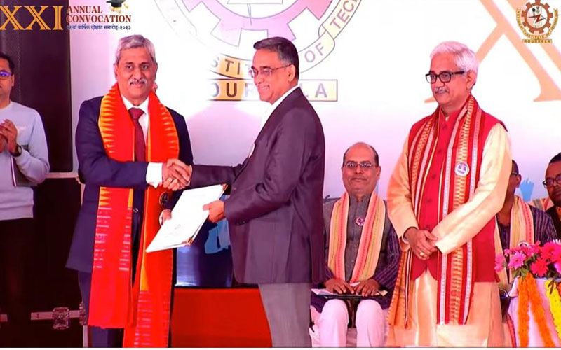 CEO, OCPL received the distinguished Alumnae award, NIT, Rourkela, from Chairman, Coal India on 20 January 2024. #