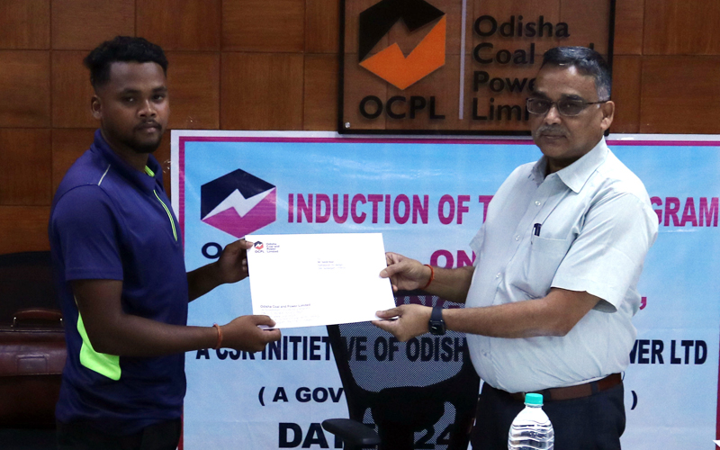 CEO, OCPL has distributed Mining Sirdar apprenticeship letter to 10nos
candidates, selected from the Manoharpur Project displaced families on
24th April 2023, in a Function at Manoharpur Mines. #